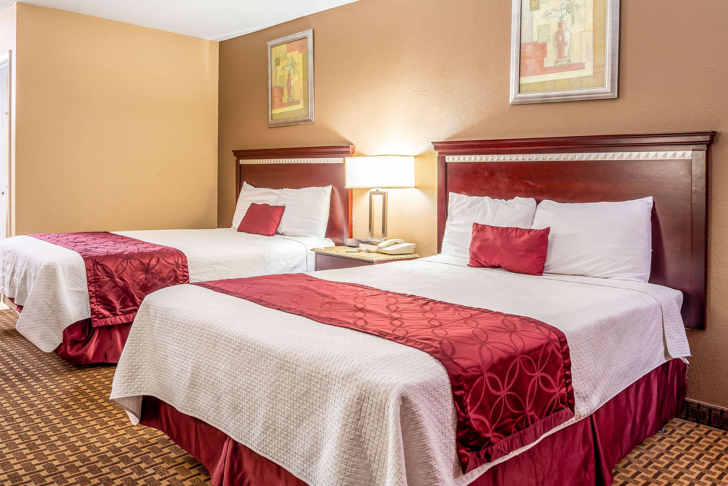 Rodeway Inn Бушнелл Екстер'єр фото