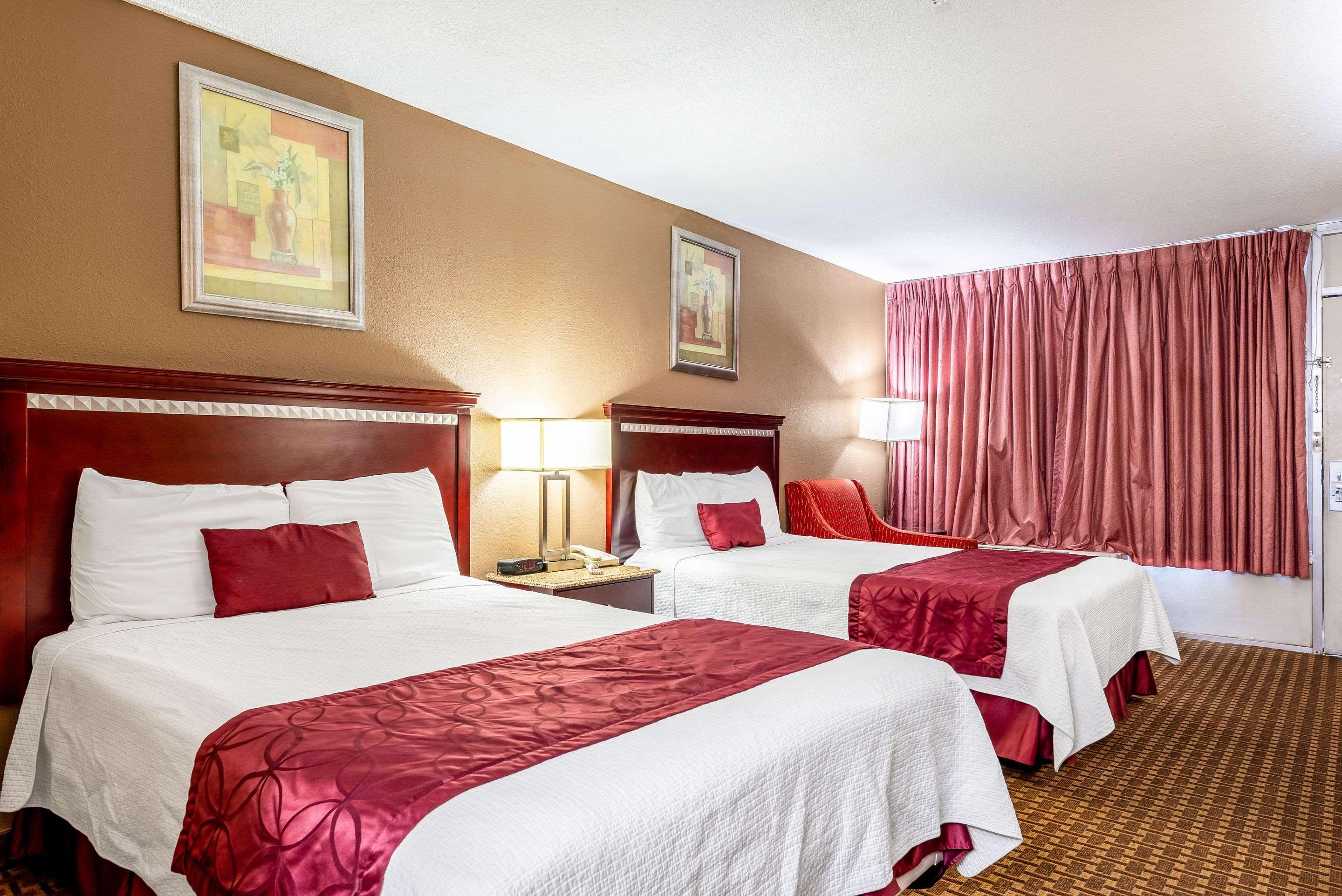 Rodeway Inn Бушнелл Екстер'єр фото