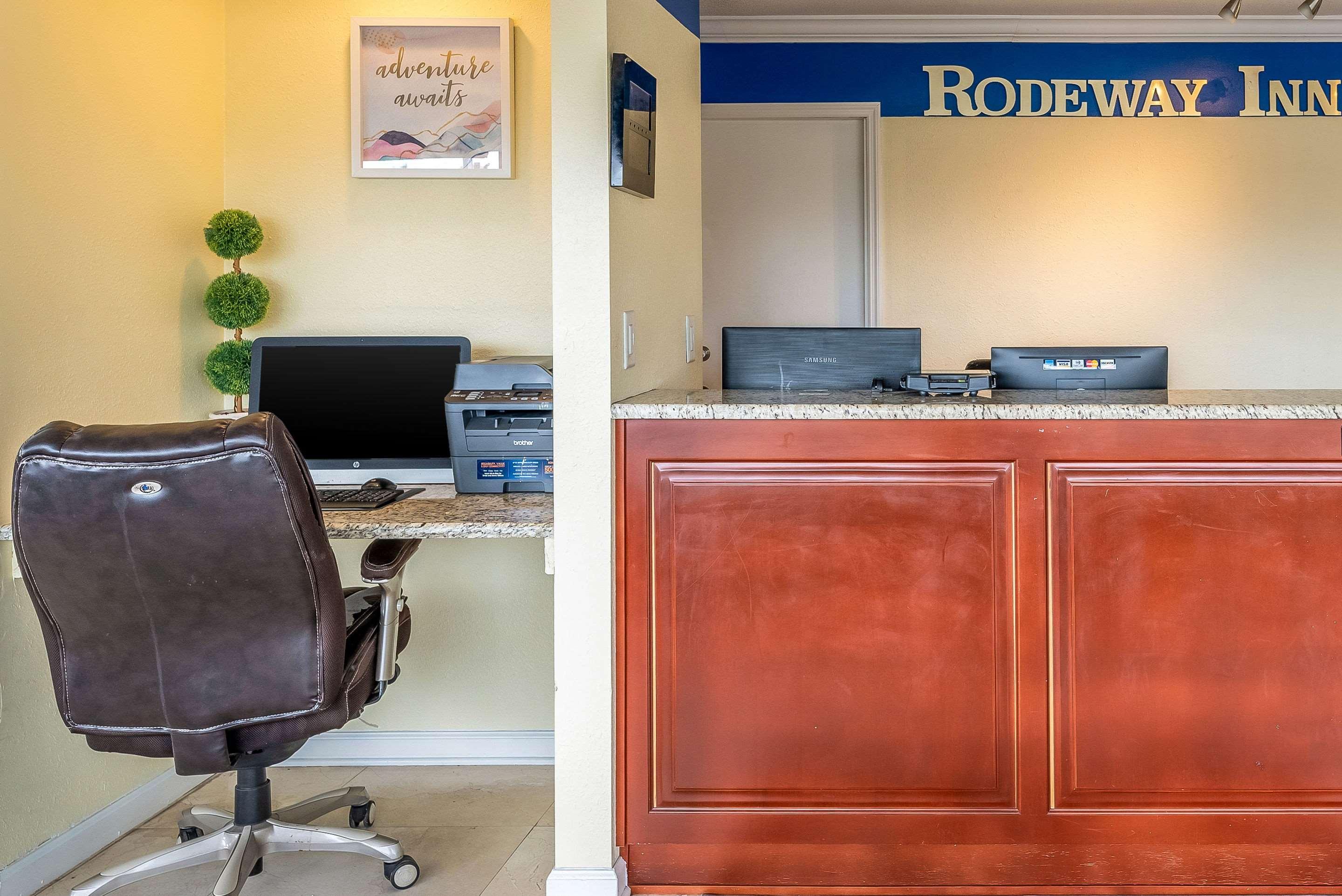 Rodeway Inn Бушнелл Екстер'єр фото