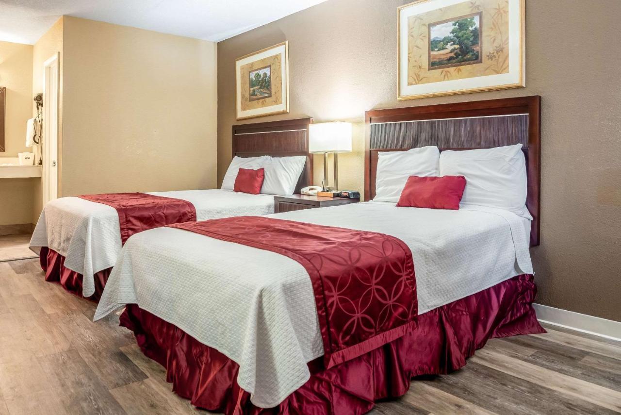 Rodeway Inn Бушнелл Екстер'єр фото